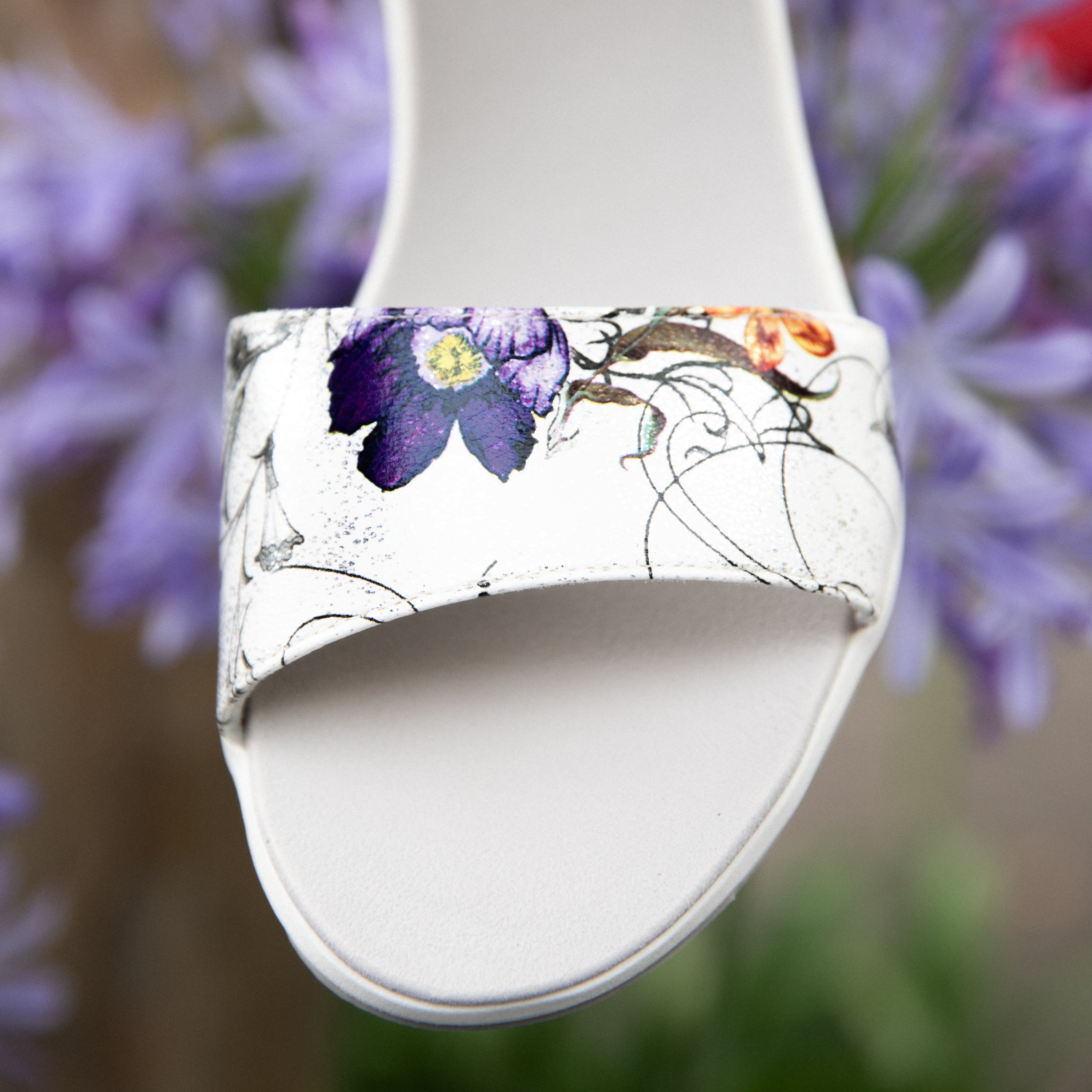 WILD PAIR Womens White Floral Detailing Stretch Comfort Sari Round Toe  Wedge Slip On Thong Sandals Shoes 10.5 M - Walmart.com